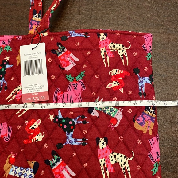 Vera Bradley Essential Grand Tote In Holiday Hounds NWT. 20” X 15” - Picture 3 of 7